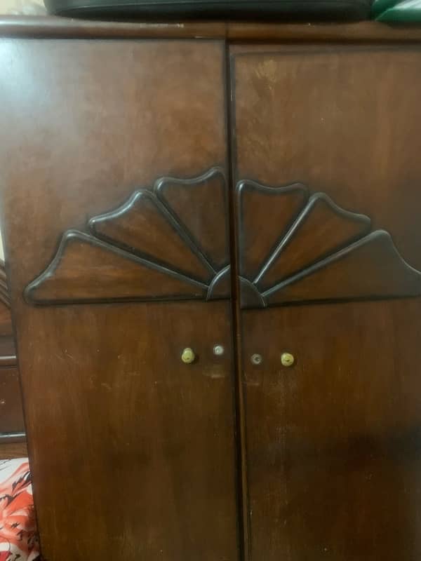 urgent sell bed n cupboard 3