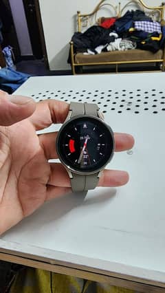 Galaxy Watch 5 Pro - with 5 new bands