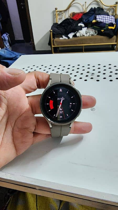 Galaxy Watch 5 Pro - with 5 new bands 0