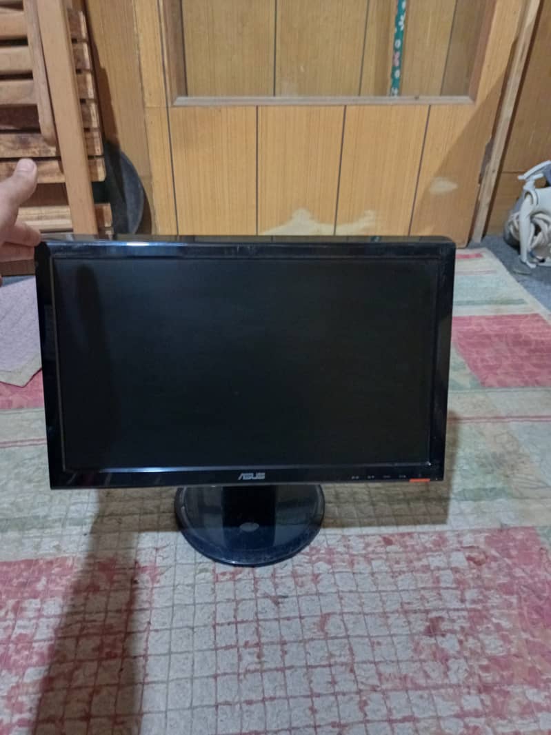 ASUS LED in Good Condition Available for Sale 3