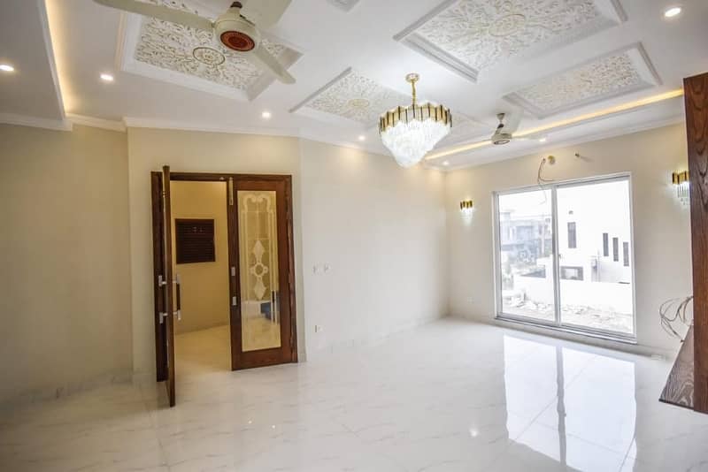 5 Marla House Available In Main Boulevard DHA Defence For rent 3