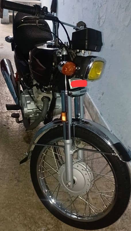 Honda CG125 black 6