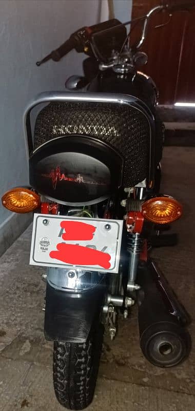 Honda CG125 black 9