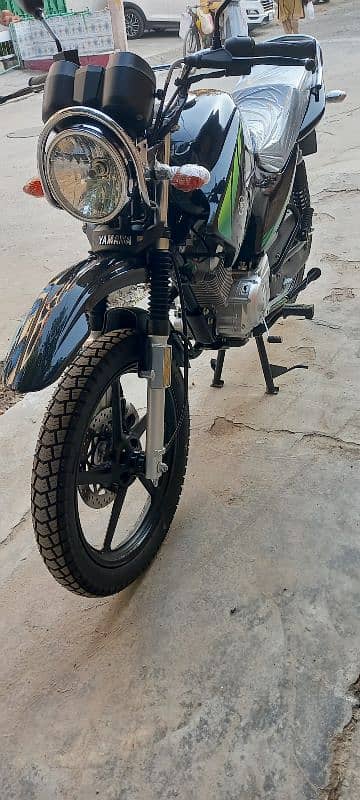 YAMAHA YBR 125G IN NEW CONDITION 1