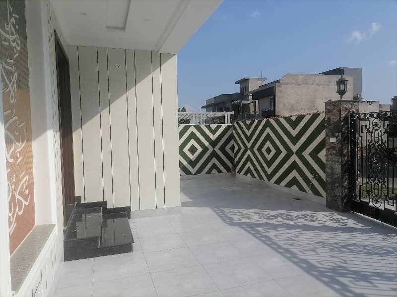 A Palatial Residence For sale In Citi Housing Phase 1 - Block D Faisalabad 5