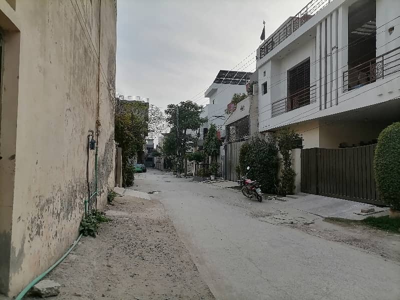 Centrally Located Corner Residential Plot In Punjab Small Industries Colony Is Available For sale 2