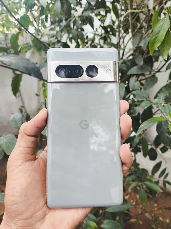 Google pixel 7 pro . 12 GB RAM , 256 GB ROM Approved 11