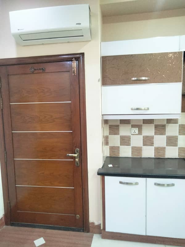 One Bed Apartment For Rent Per day Avil For familes 5