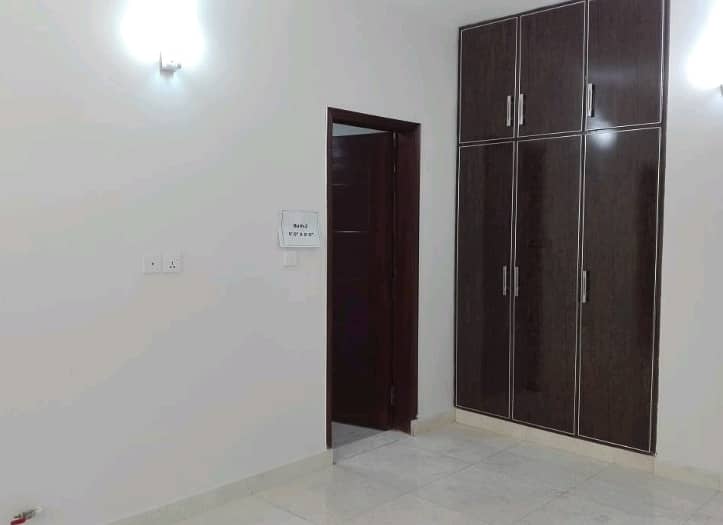 Reasonably-Priced 12 Marla Flat In Askari 11 - Sector B, Lahore Is Available As Of Now 0