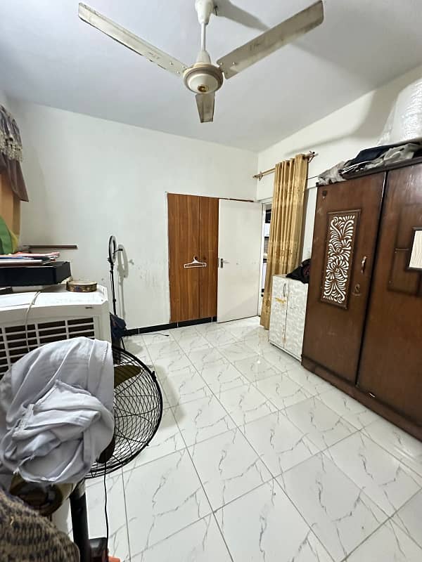 A Well Designed Flat Is Up For sale In An Ideal Location In Karachi 11