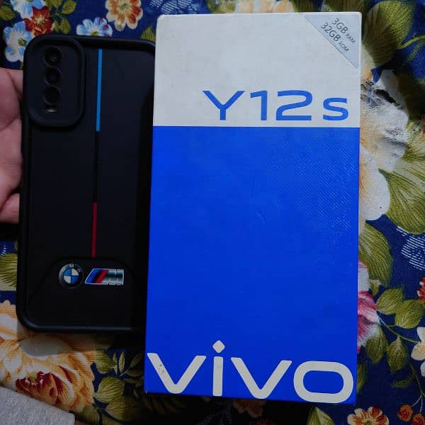 vivo y12s 10/10 with box no any fault urgent sale need money 8