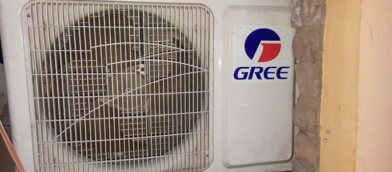 urgent sale Gree AC 1