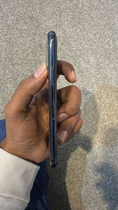 I phone 11pro 256gb non pta 3