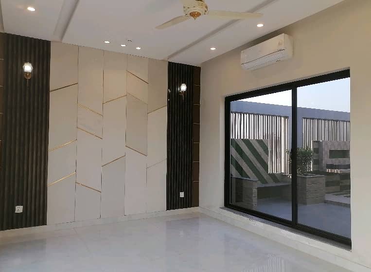 House Of 1 Kanal For rent In DHA Phase 5 3