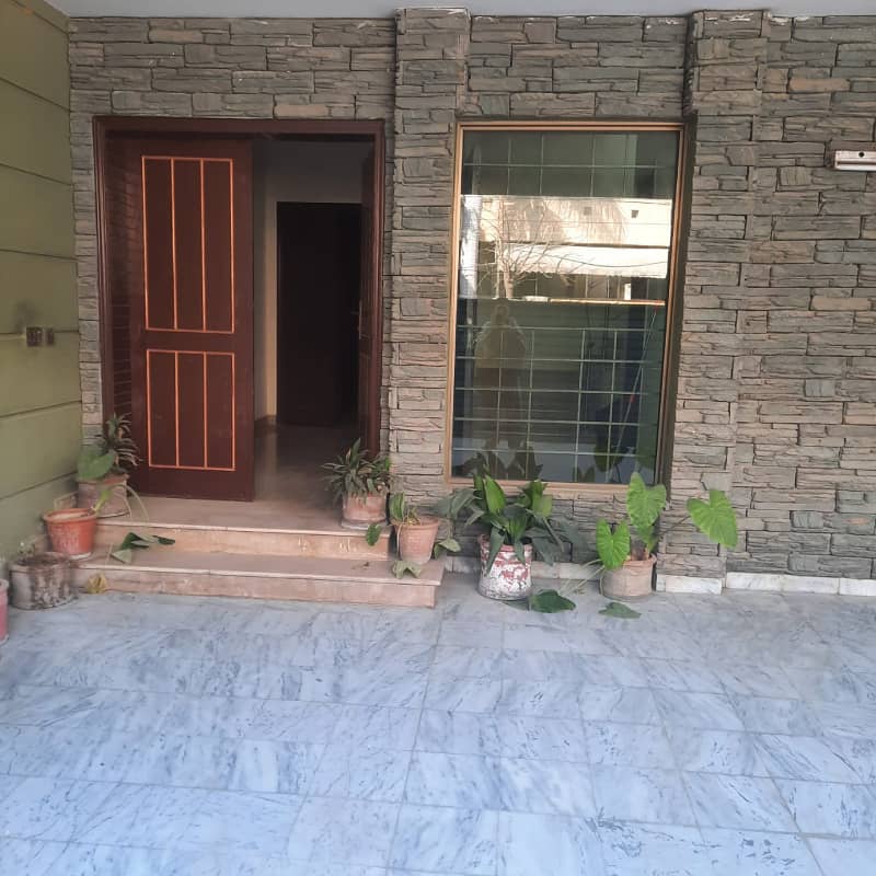 10 Marla 5 Bed | Double-Unit House For Sale In Gulraiz Housing Society 0