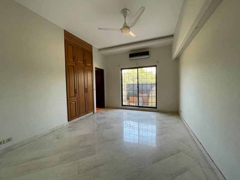 One Kanal Beautiful House For Sale DHA Phase 3 11