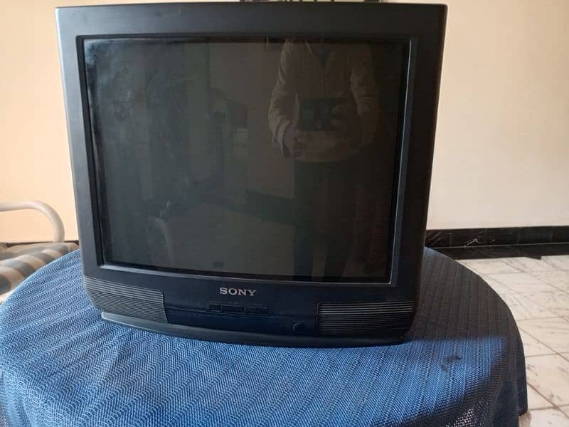 SONY Tv for SALE (Trinitron edition) 7