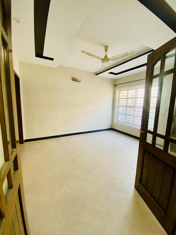 4.5 Marla (25x40) Beautiful House for Sale in G-13, Islamabad 10