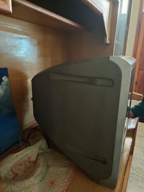 Sony Tv Trinitron edition (newer model) for SALE 2