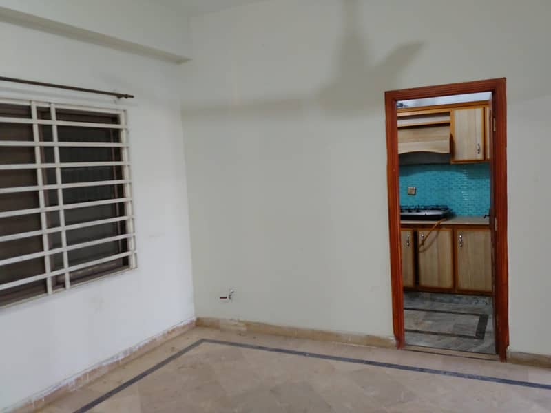 2 Bed 2 Bath TV Lounge Kitchen Flat For Sale 5