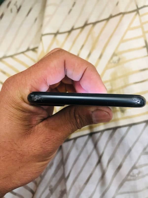 iphone 7plus 128gb pta approved 4