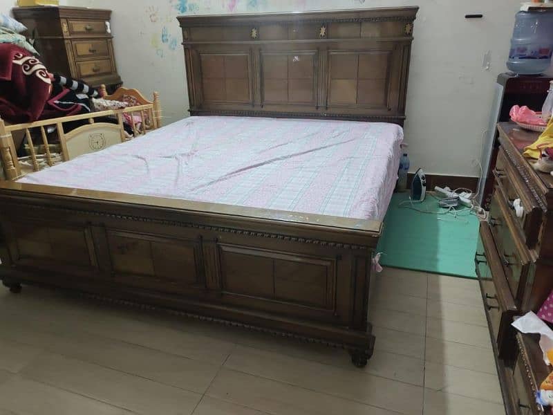 WALNUT WOOD BED SET 4