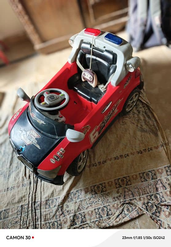 remote controlled and self operated chargeable car 1