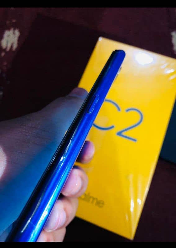 Realme C2 4