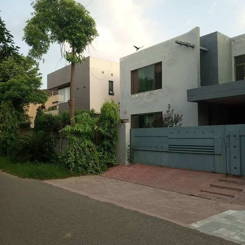 1 Kanal House With Basement Is Available For Sale In Sui Gas Housing Society Phase 1 Block D Lahore 2