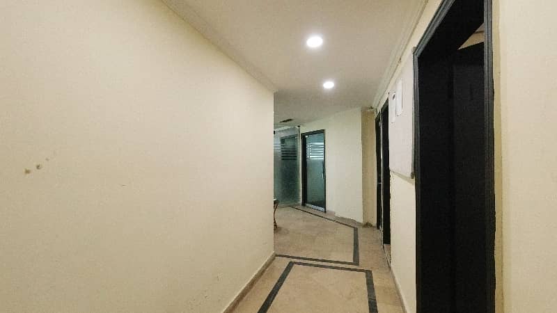 Prime Location Office Of 2000 Square Feet For sale In Siddique Trade Center 14