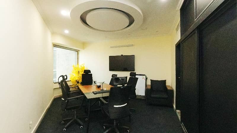 Prime Location Office Of 2000 Square Feet For sale In Siddique Trade Center 17