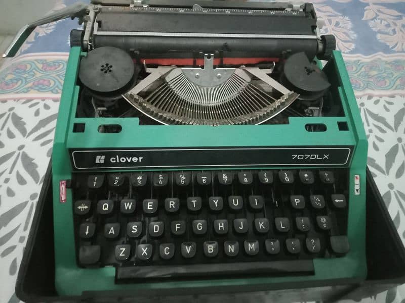 Manual Type Writer 1