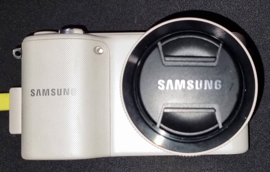 Samsung NX2000 mirrorless camera 2