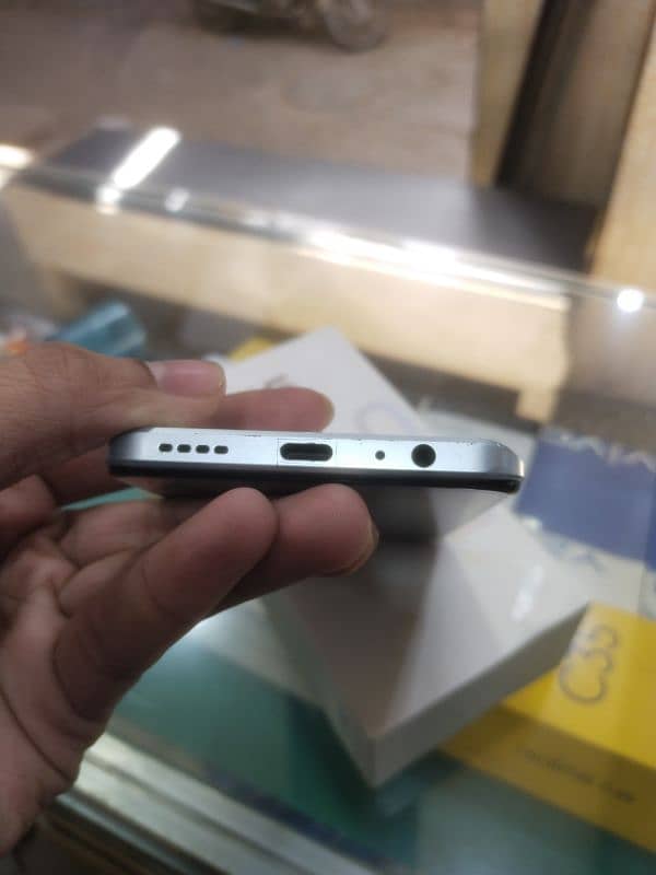 Vivo Y55. new model 8/128 condition 10/10 without shad All ok 4