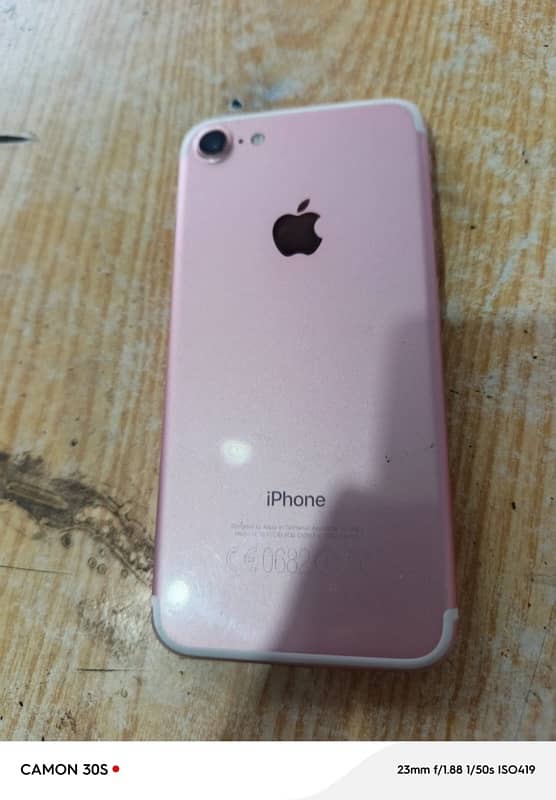 iphone 7 pta approved 10/10 condition 7