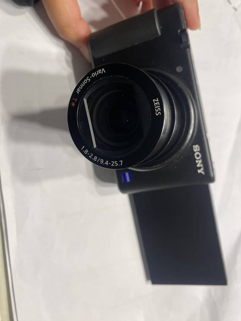 Sony ZV-1 with box and SD card 3