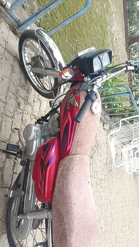 Honda CG 125 2022 Model in red color All origina runing just 7300km 5