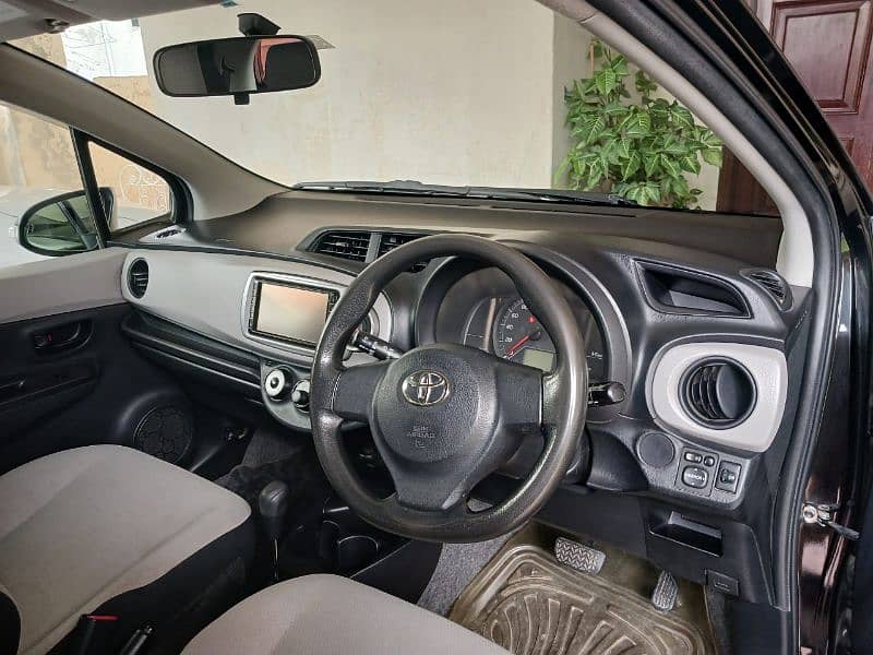 Toyota Vitz 2015 3