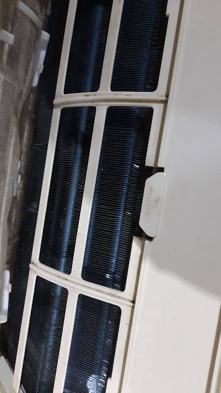 Gree ac good ok condition gass waghera ok 2