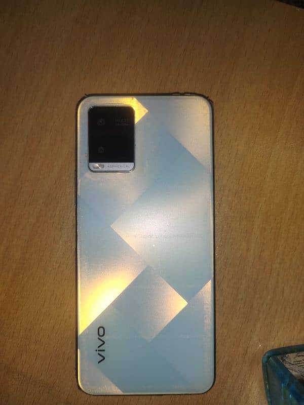 vivo y21 mobile in a very decent condition. no open no repair  guarante 0