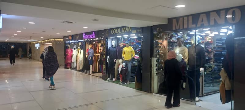 Shop Of 117 Square Feet Is Available For Sale In Tariq Road 42