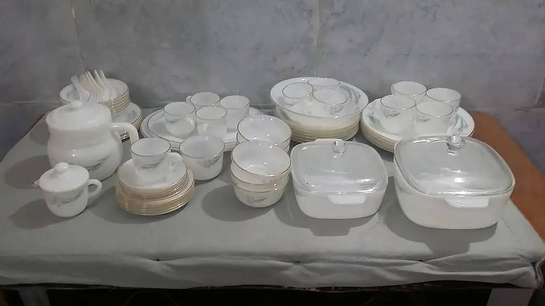 Crystal Marble Dinner Set.  70 Peices. 0