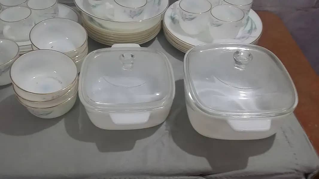 Crystal Marble Dinner Set.  70 Peices. 1