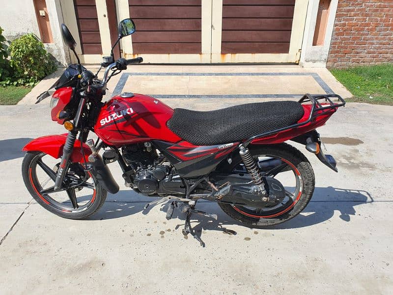 Suzuki GR 150 in Immaculate Condition Low mileage well maintained 1