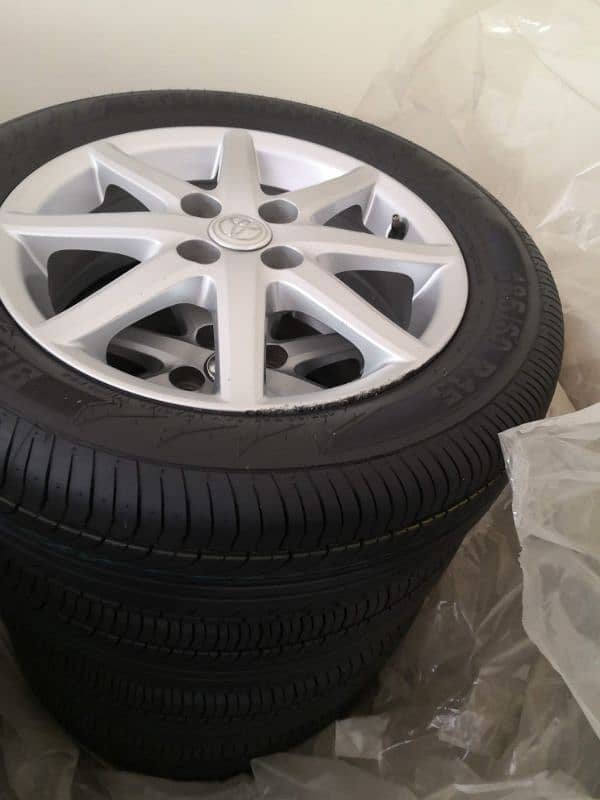 Toyota Aqua Alloy wheels original 185/60/R15 0