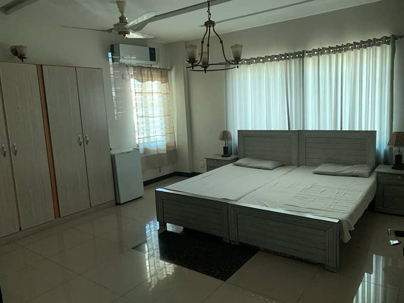 Beautiful Furnished Bedroom Available For Rent in Askari 10 0