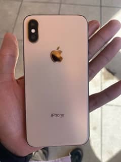 iphone XS Golden color