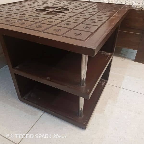 I HAVE SELL MY CENTER TABLE FOR URGENTLY 3