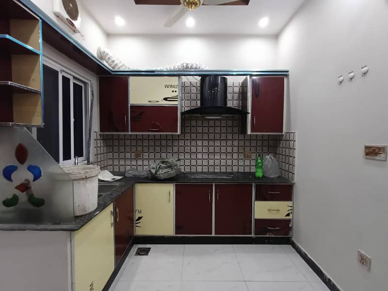 Brand New 10 Marla Upper Portion For Rent , Eden Residencia College Road, Lahore. 2