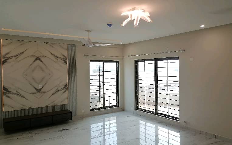 A Penthouse Of 4500 Square Feet In Askari 11 - Sector B 6